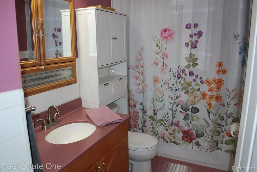 32759 Birchwood Street Westland City MI 48186