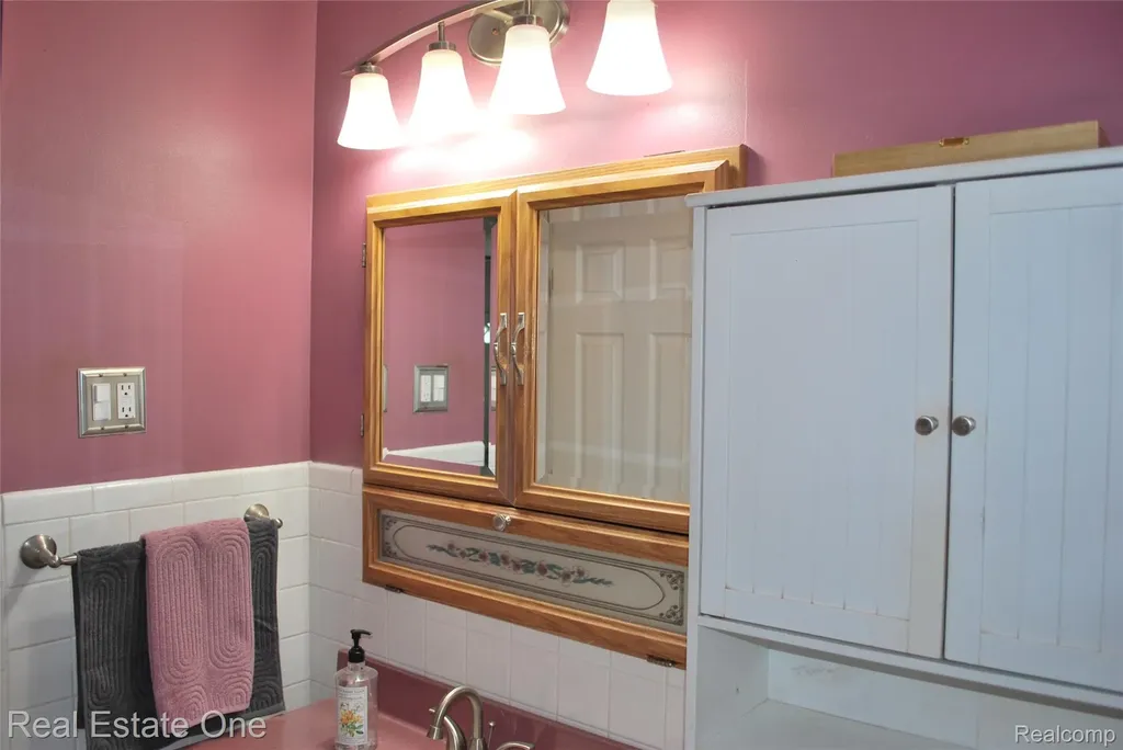 32759 Birchwood Street Westland City MI 48186