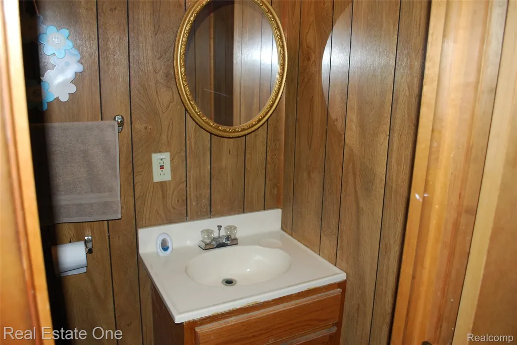 32759 Birchwood Street Westland City MI 48186