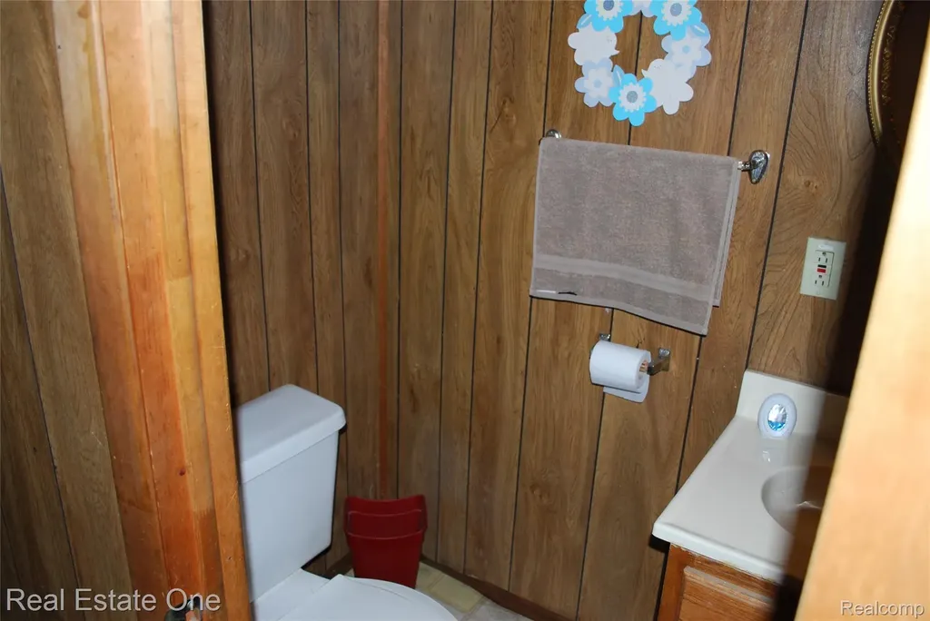 32759 Birchwood Street Westland City MI 48186