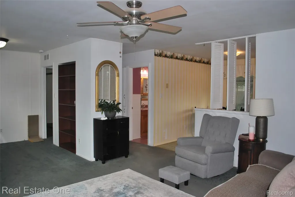 32759 Birchwood Street Westland City MI 48186