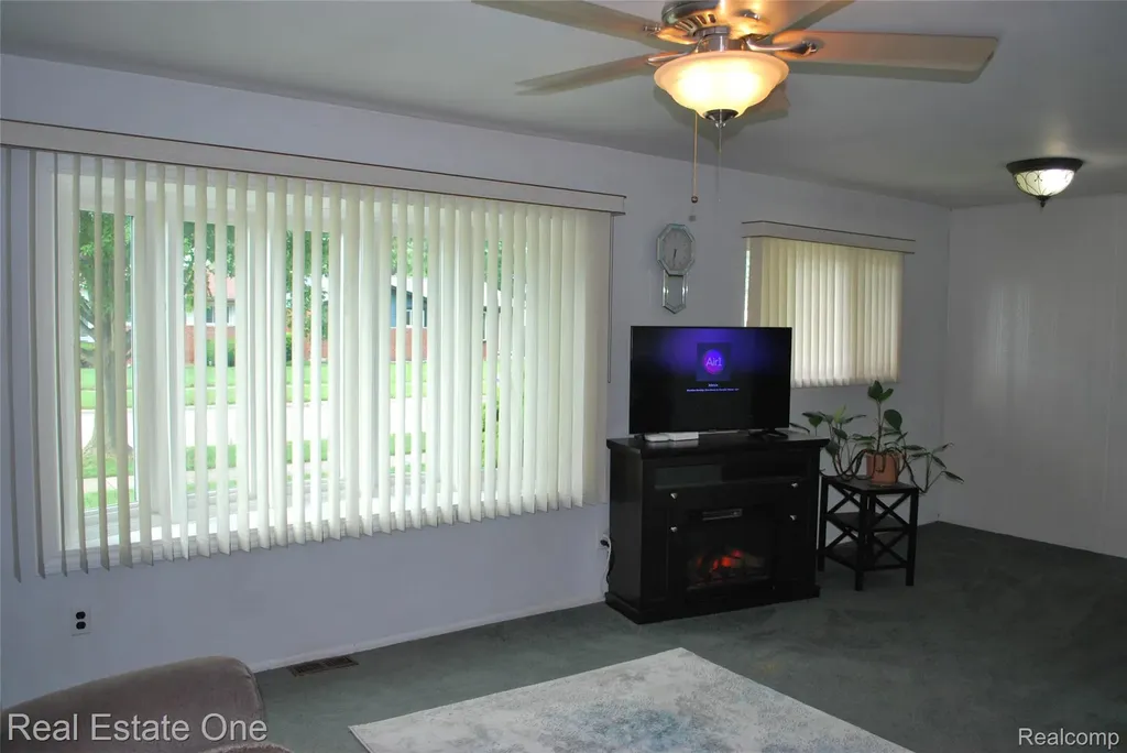 32759 Birchwood Street Westland City MI 48186