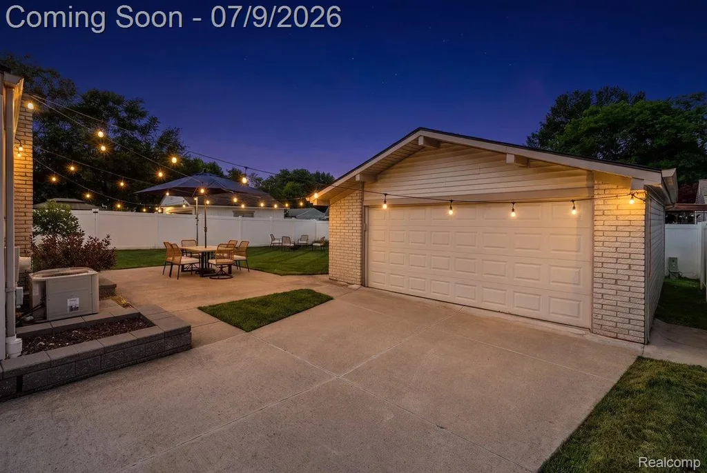 12359 Canal Road Sterling Heights City MI 48313