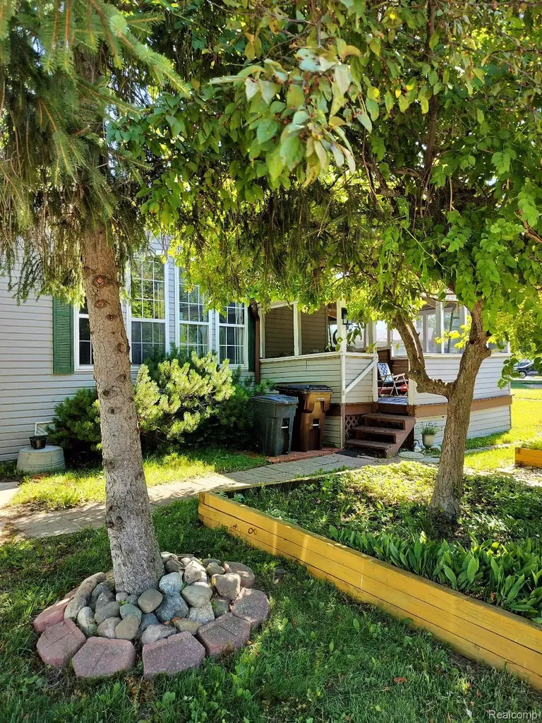 54 Riverview Drive Erie Township MI 48133
