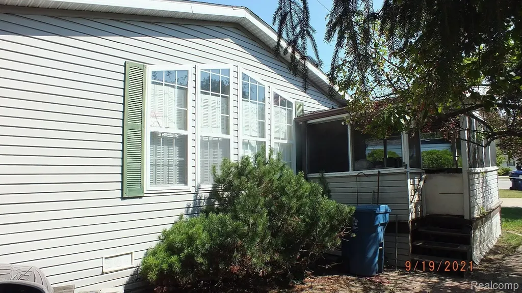 54 Riverview Drive Erie Township MI 48133