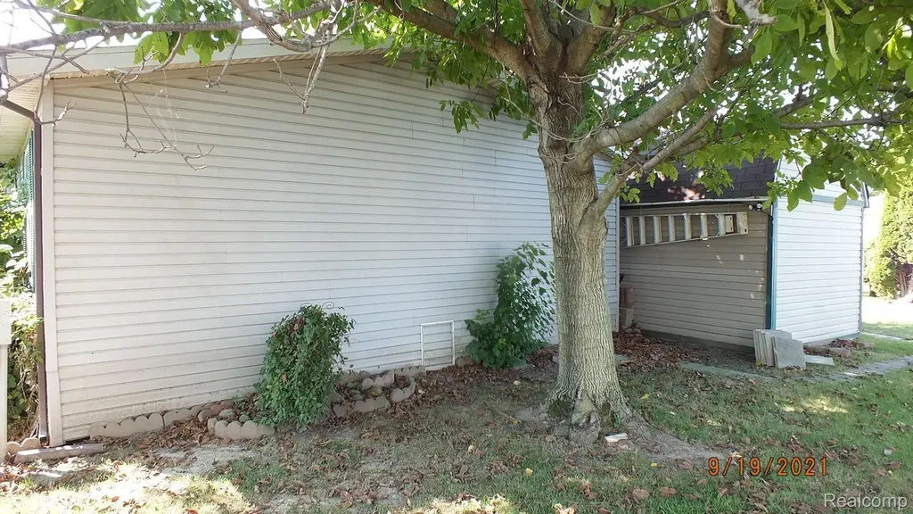54 Riverview Drive Erie Township MI 48133
