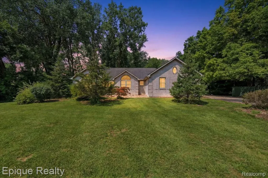22520 Waltz Road Huron Charter Township MI 48164