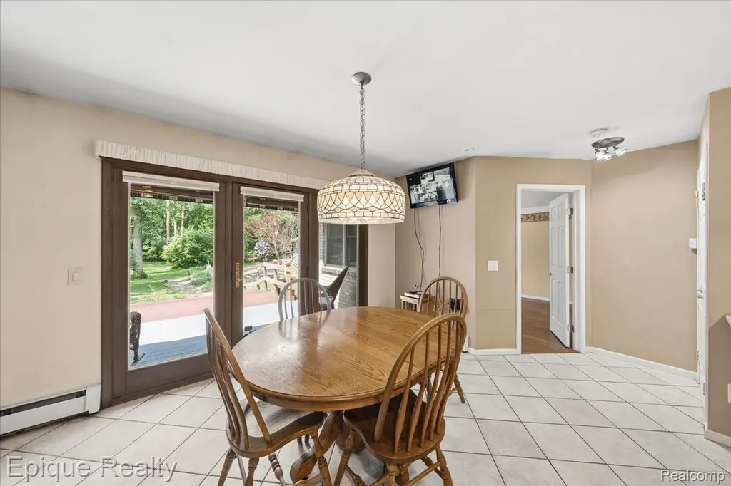 22520 Waltz Road Huron Charter Township MI 48164