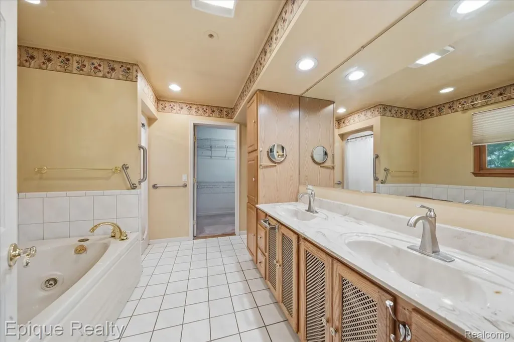 22520 Waltz Road Huron Charter Township MI 48164