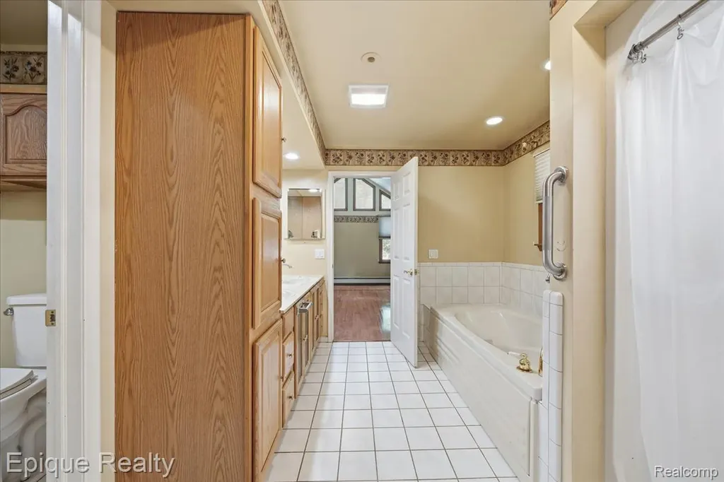 22520 Waltz Road Huron Charter Township MI 48164