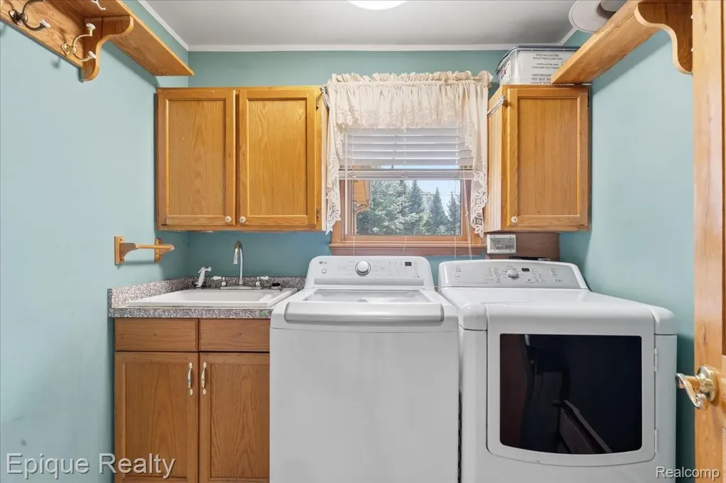 22520 Waltz Road Huron Charter Township MI 48164