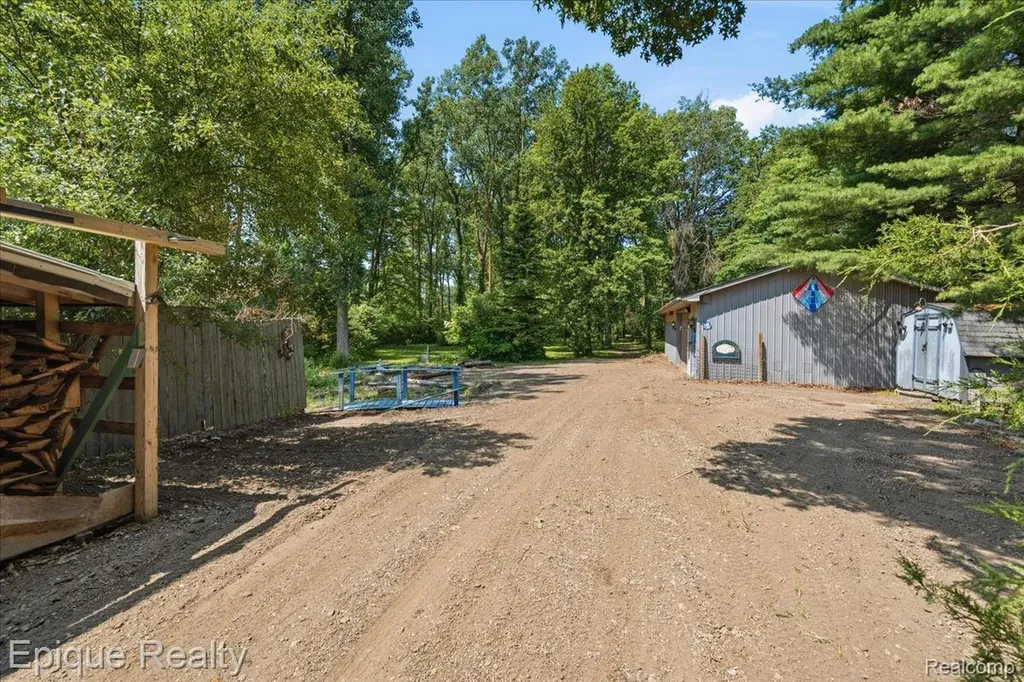 22520 Waltz Road Huron Charter Township MI 48164
