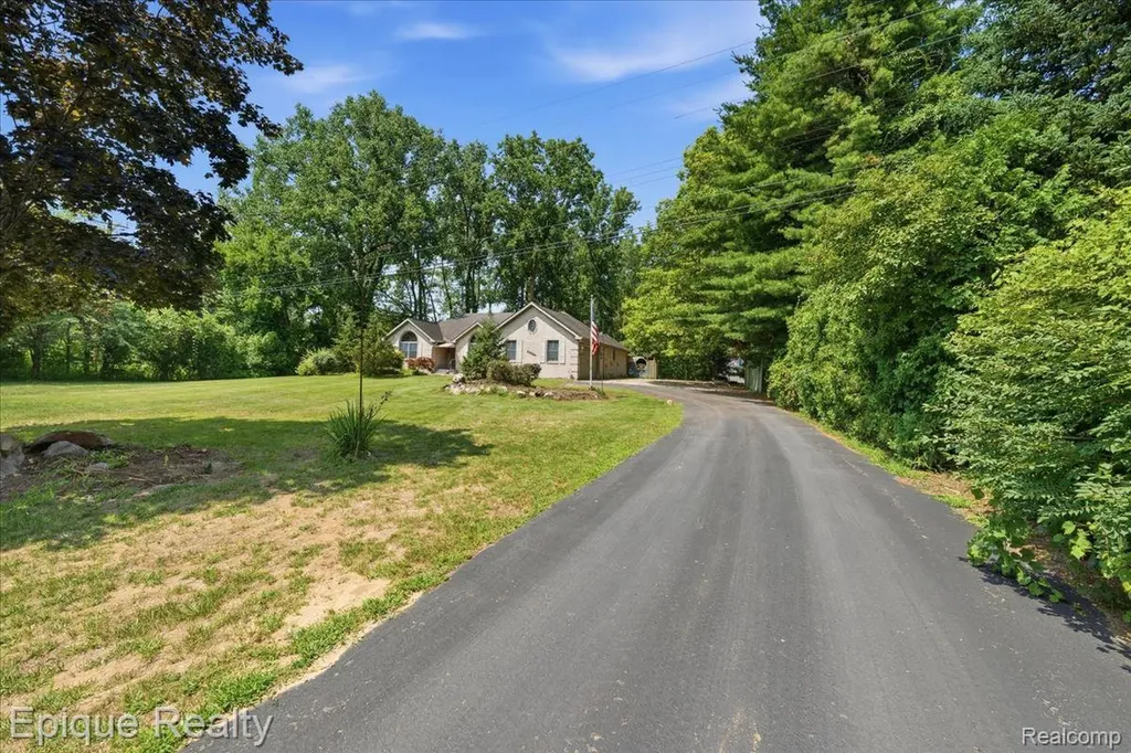 22520 Waltz Road Huron Charter Township MI 48164