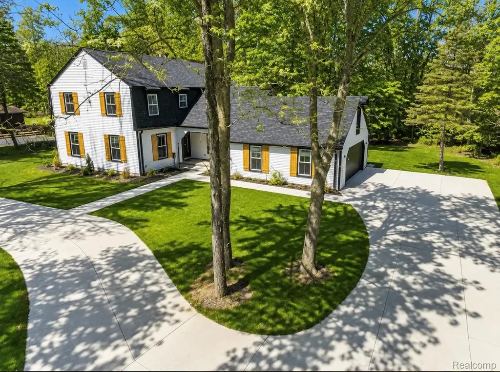 26914 Pebblestone Street Southfield City MI 48034