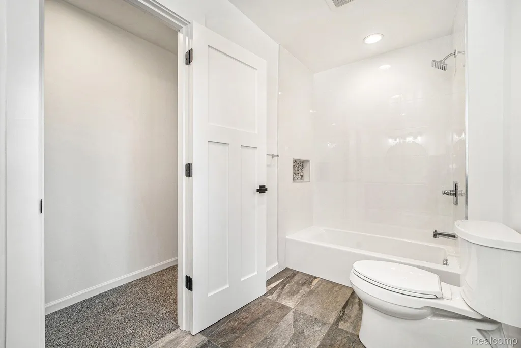 26914 Pebblestone Street Southfield City MI 48034