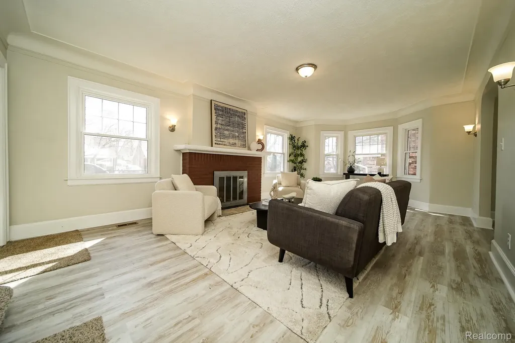 11399 Seminole Redford Charter Township MI 48239