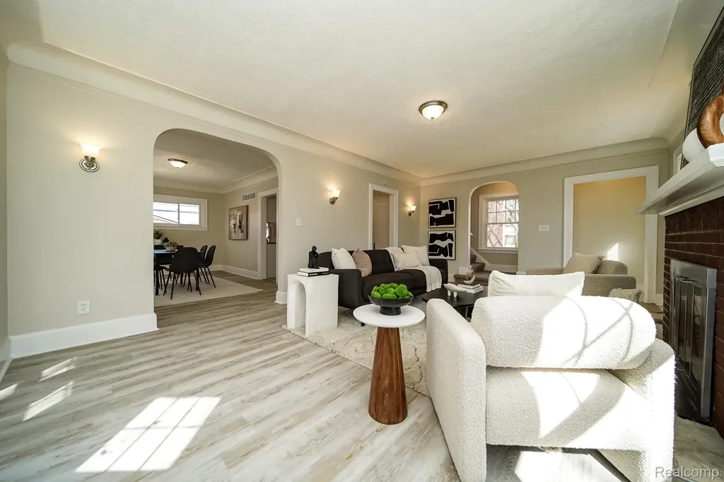 11399 Seminole Redford Charter Township MI 48239