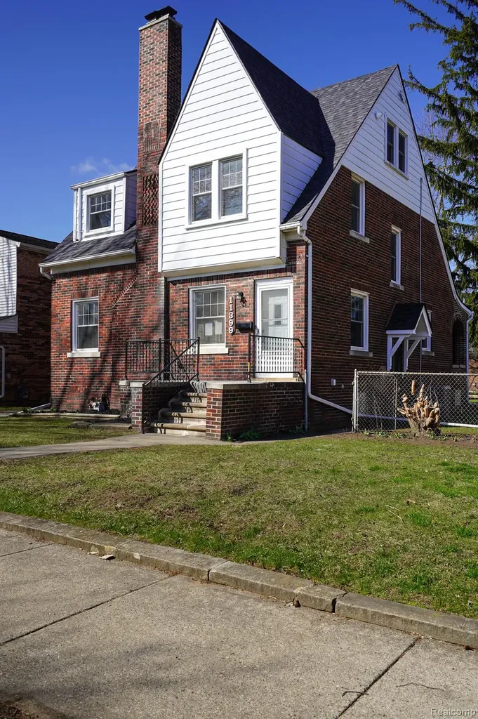 11399 Seminole Redford Charter Township MI 48239