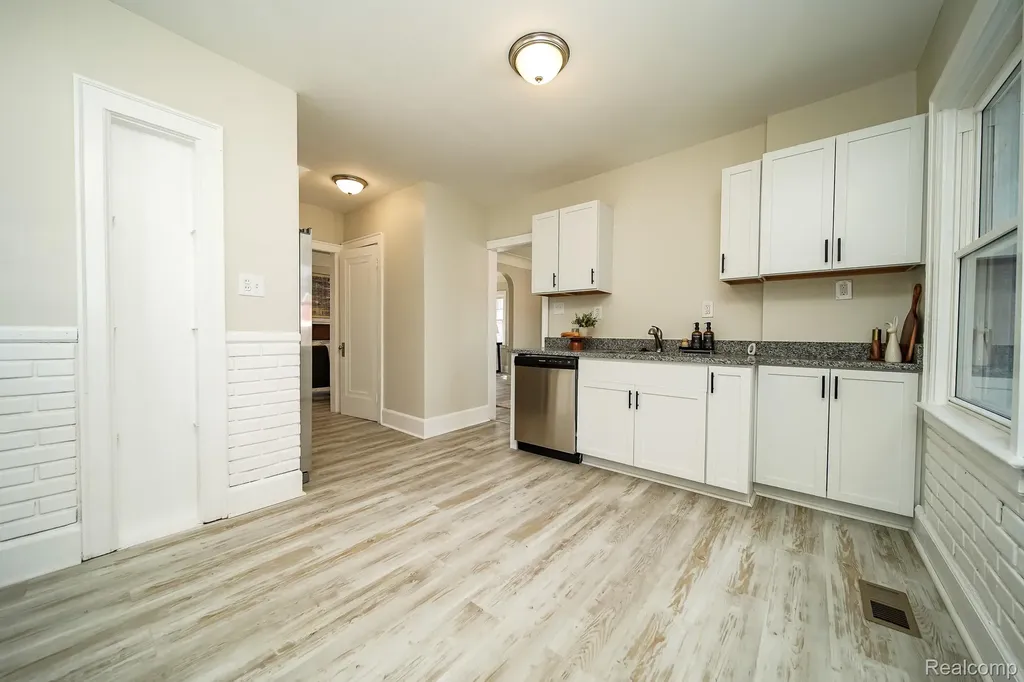 11399 Seminole Redford Charter Township MI 48239