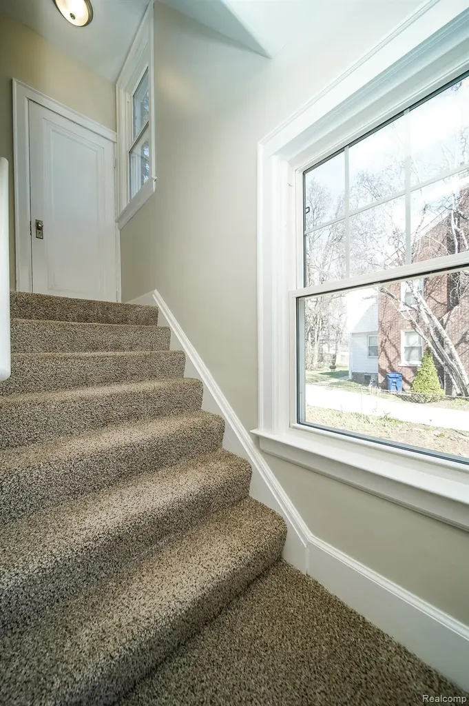 11399 Seminole Redford Charter Township MI 48239