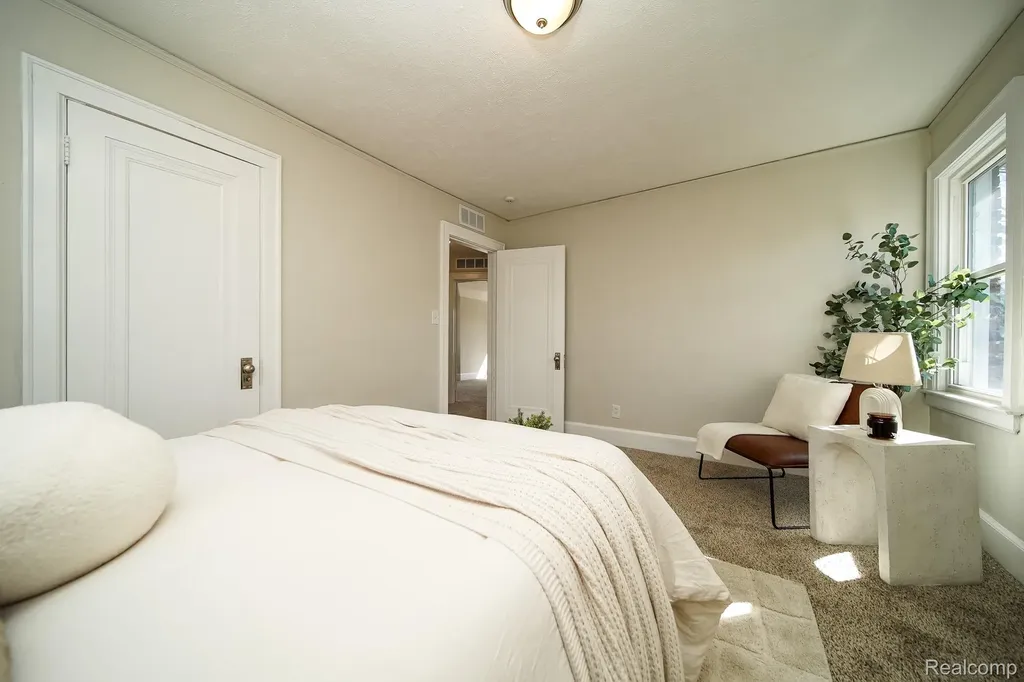 11399 Seminole Redford Charter Township MI 48239