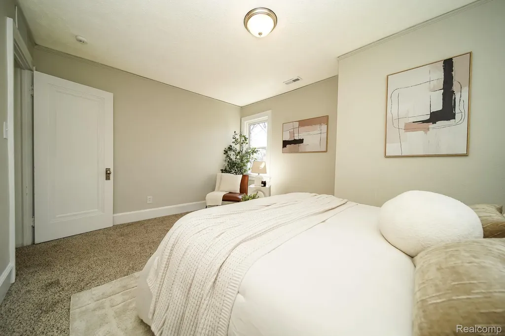 11399 Seminole Redford Charter Township MI 48239