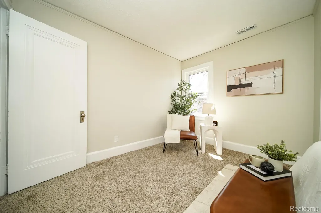 11399 Seminole Redford Charter Township MI 48239