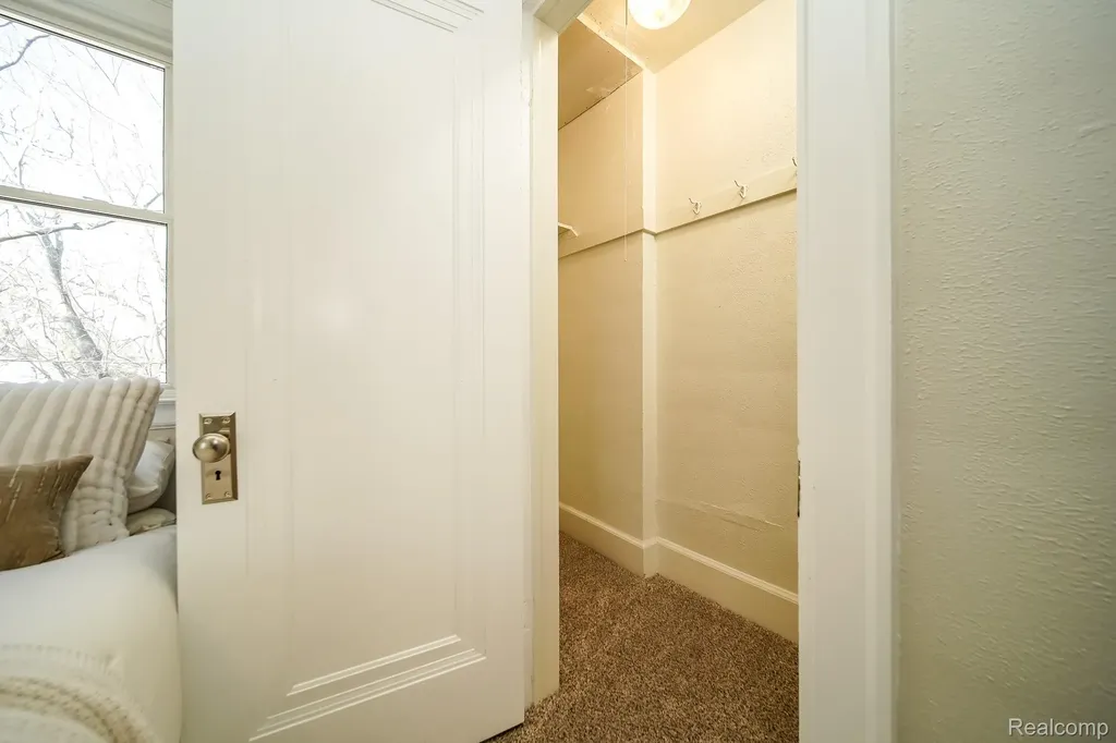 11399 Seminole Redford Charter Township MI 48239
