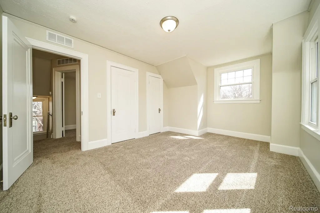 11399 Seminole Redford Charter Township MI 48239