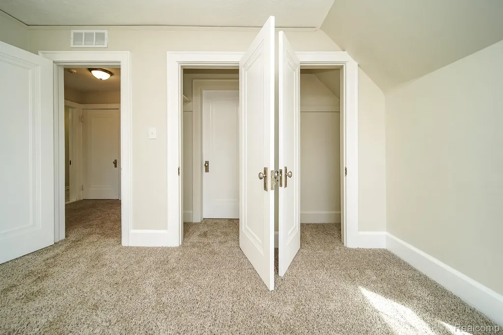 11399 Seminole Redford Charter Township MI 48239