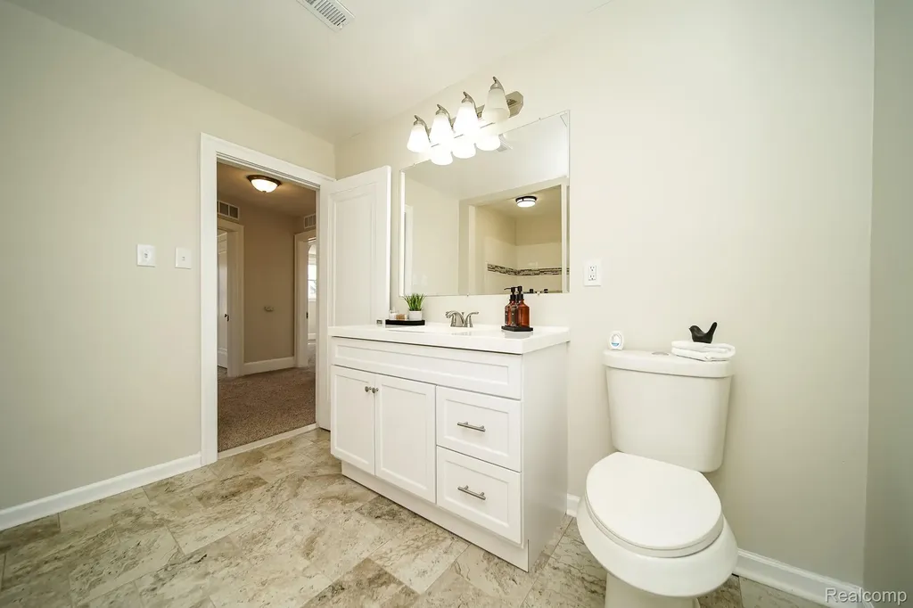 11399 Seminole Redford Charter Township MI 48239