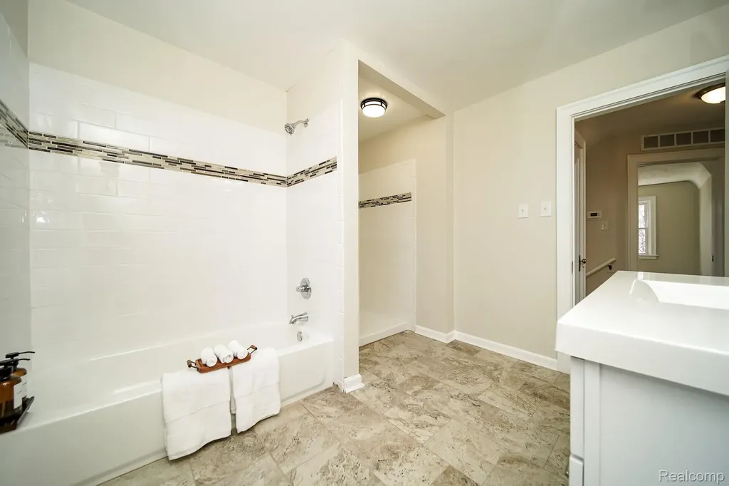 11399 Seminole Redford Charter Township MI 48239