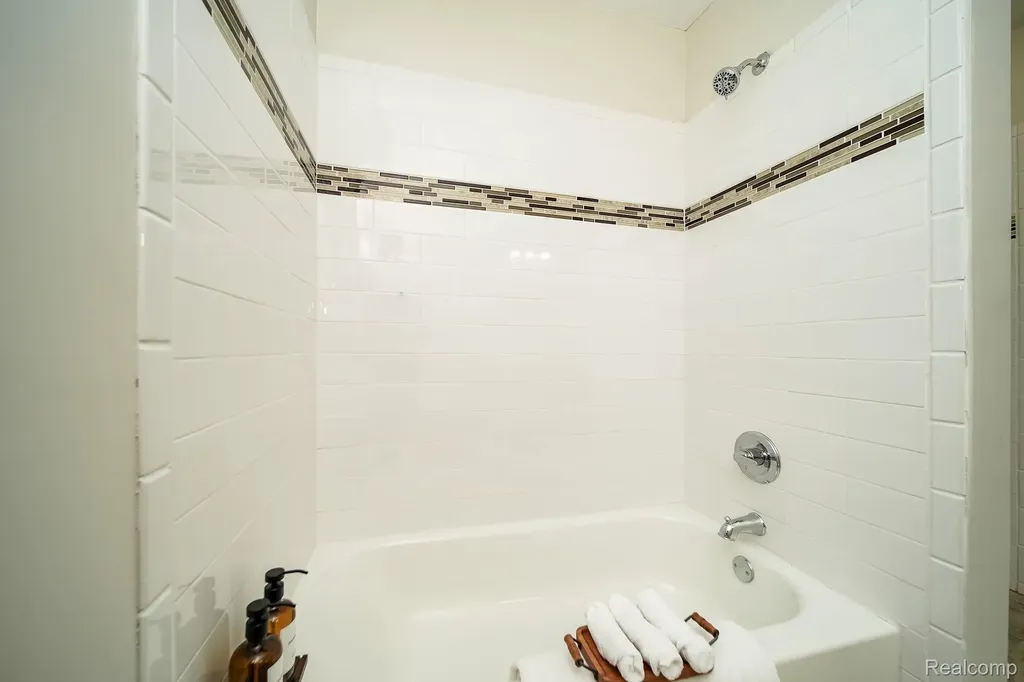 11399 Seminole Redford Charter Township MI 48239