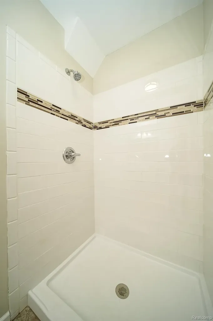 11399 Seminole Redford Charter Township MI 48239