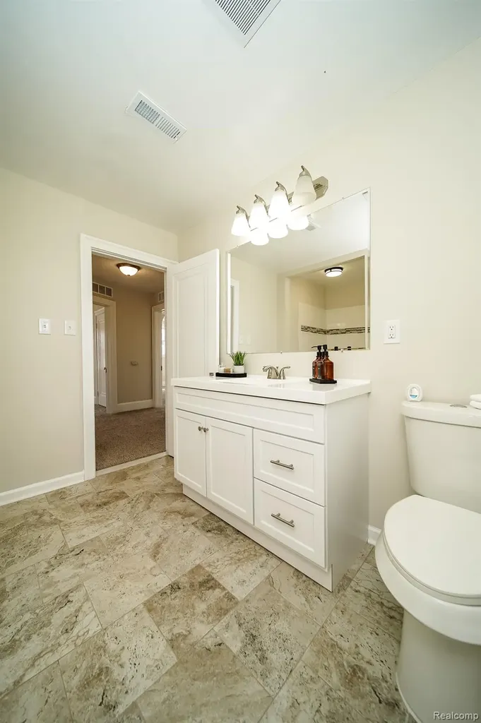 11399 Seminole Redford Charter Township MI 48239