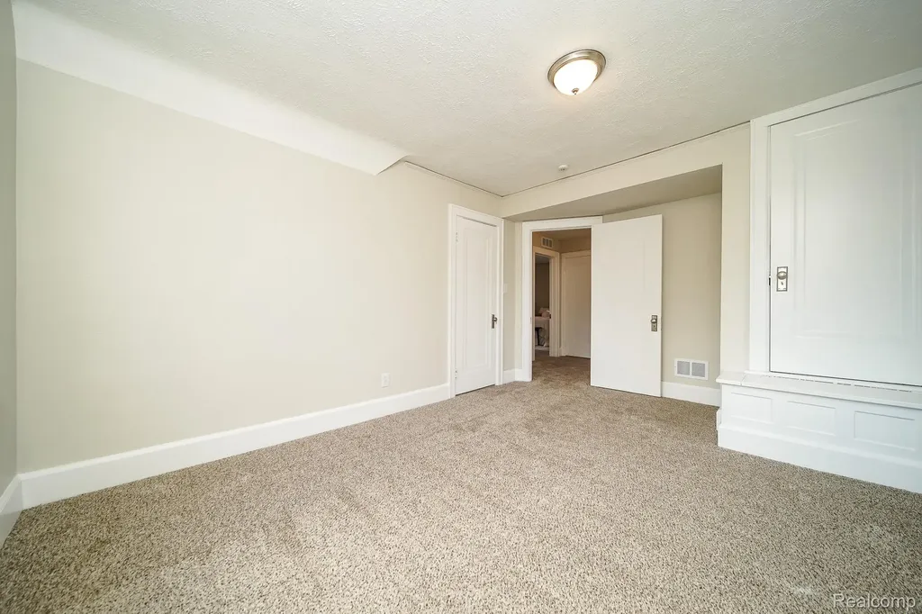 11399 Seminole Redford Charter Township MI 48239