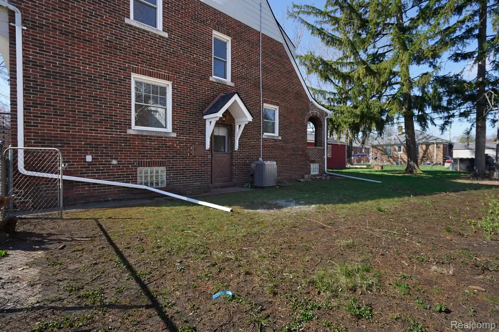 11399 Seminole Redford Charter Township MI 48239