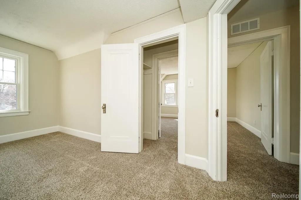 11399 Seminole Redford Charter Township MI 48239
