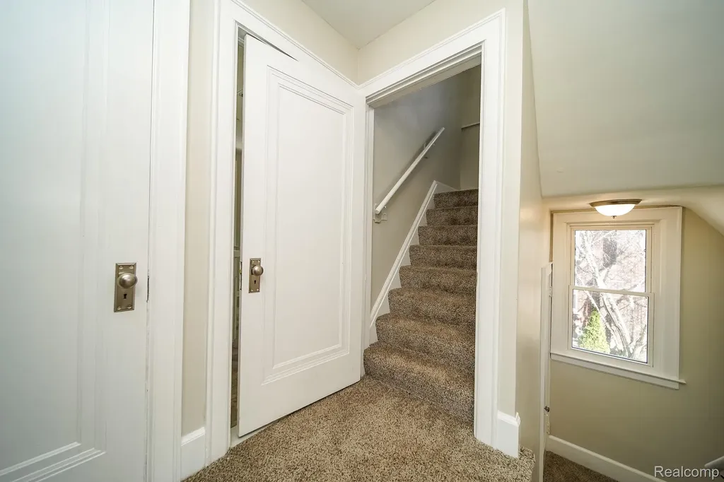 11399 Seminole Redford Charter Township MI 48239