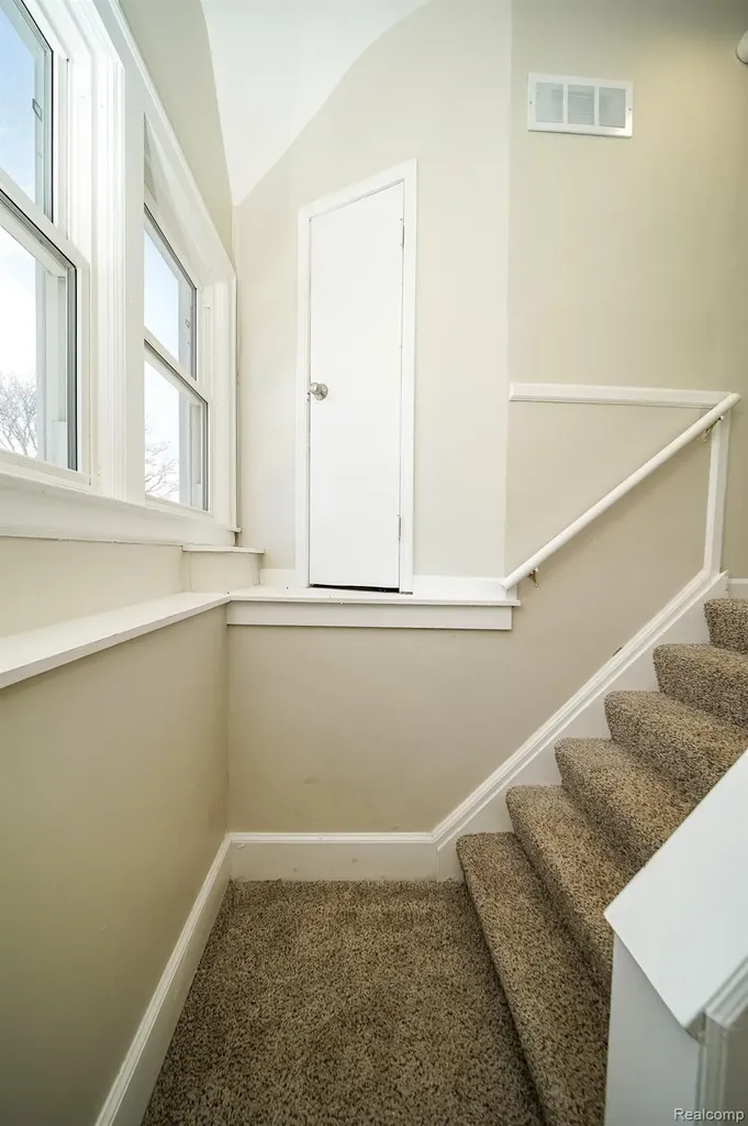 11399 Seminole Redford Charter Township MI 48239
