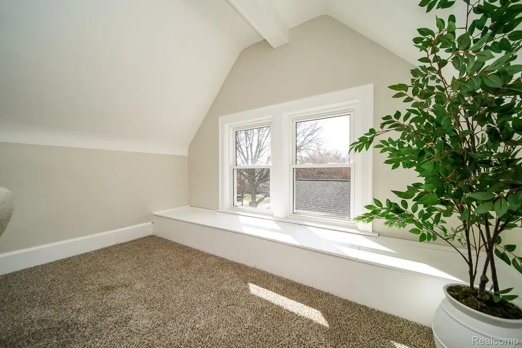 11399 Seminole Redford Charter Township MI 48239