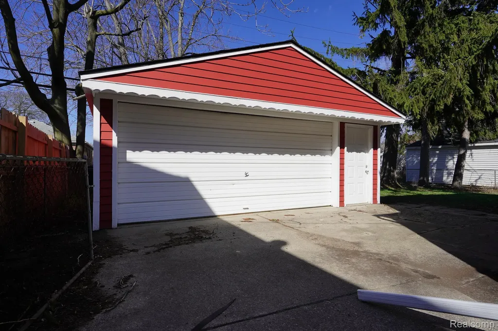 11399 Seminole Redford Charter Township MI 48239