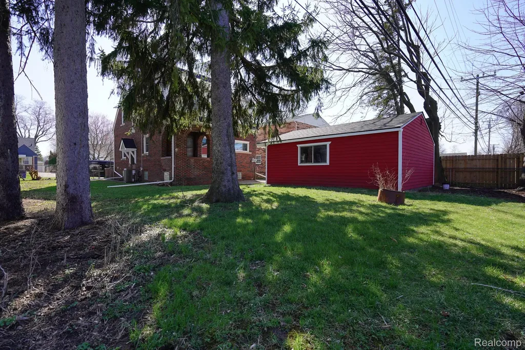 11399 Seminole Redford Charter Township MI 48239
