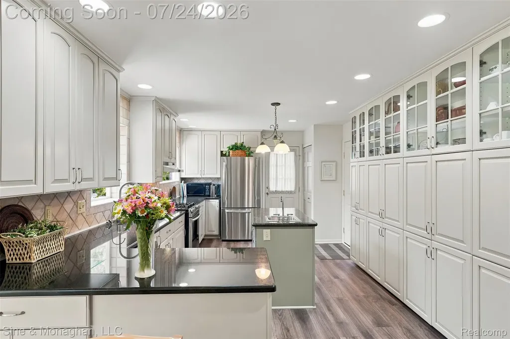 5505 Old Carriage Lane West Bloomfield Charter Township MI 48322