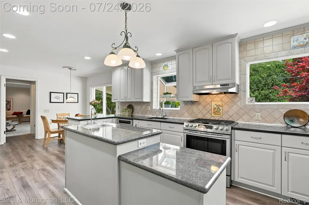 5505 Old Carriage Lane West Bloomfield Charter Township MI 48322