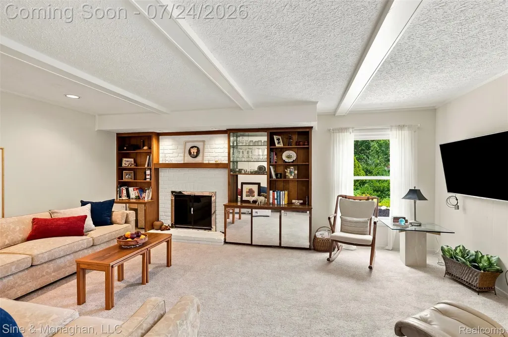 5505 Old Carriage Lane West Bloomfield Charter Township MI 48322