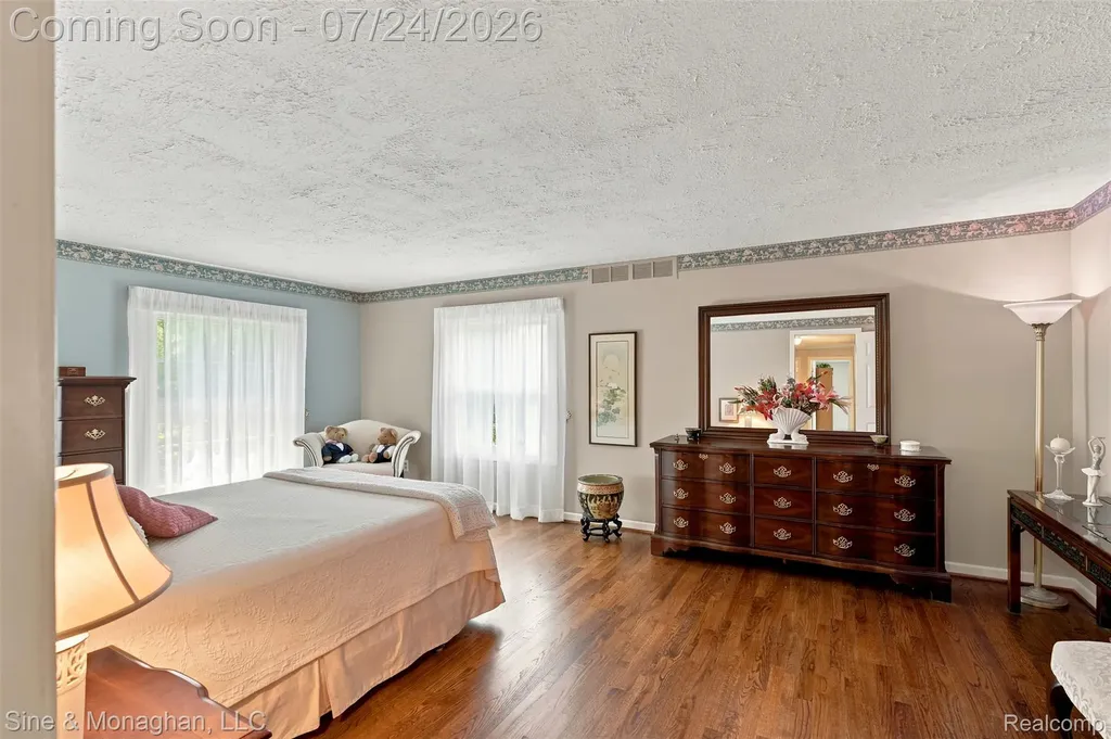 5505 Old Carriage Lane West Bloomfield Charter Township MI 48322