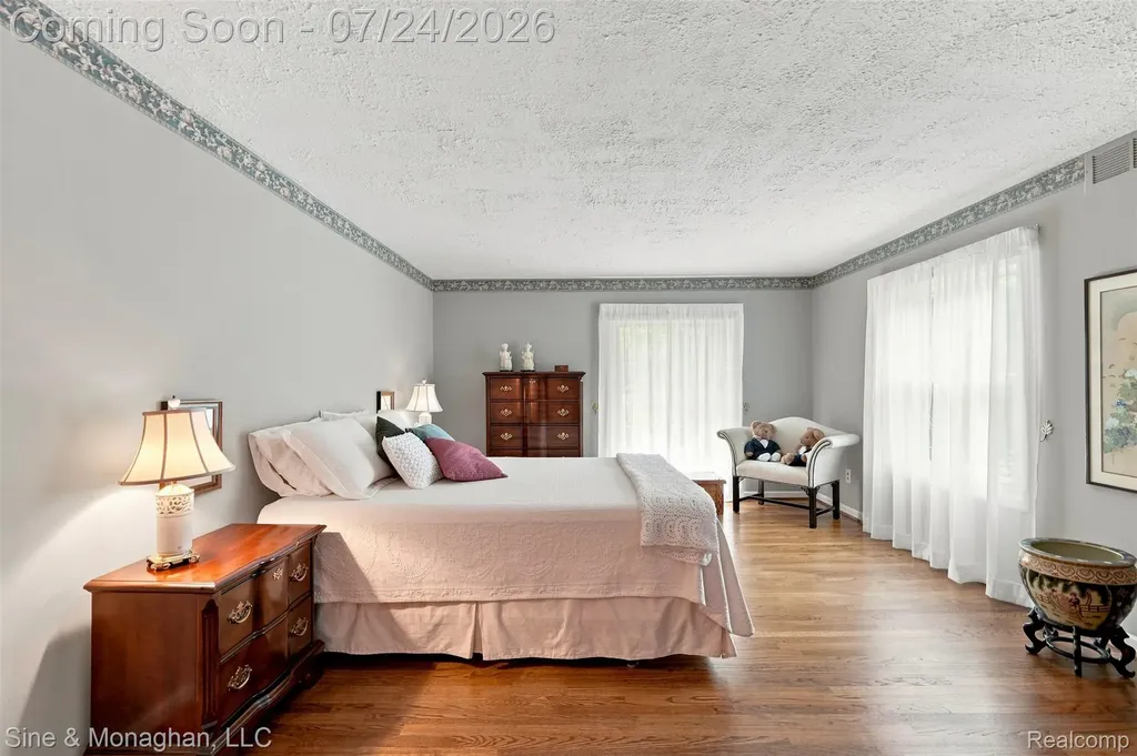 5505 Old Carriage Lane West Bloomfield Charter Township MI 48322