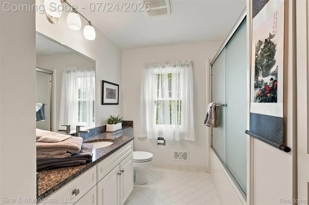 5505 Old Carriage Lane West Bloomfield Charter Township MI 48322