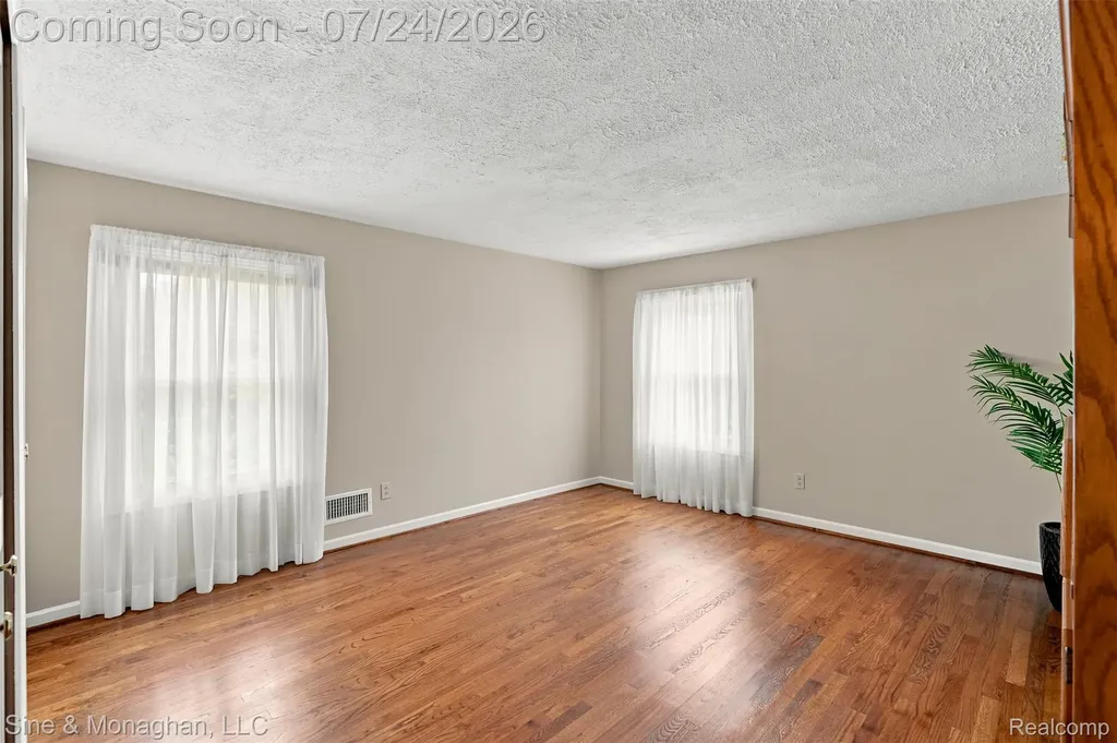 5505 Old Carriage Lane West Bloomfield Charter Township MI 48322